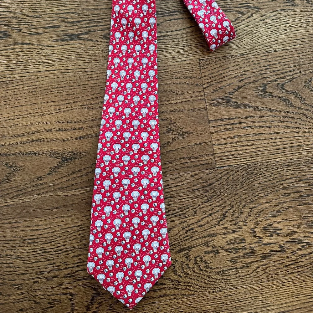 Vineyard Vines Kids Tie: Red Basketball, WIDTH: 3.25